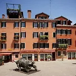 Palazzo Del Giglio Venedig