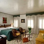 Palazzo Del Giglio 4*