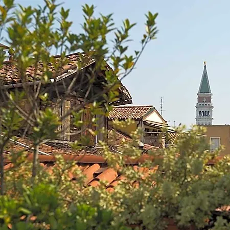 Palazzo Del Giglio 4*