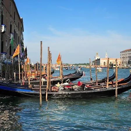 Отель Palazzo Del Giglio Венеция