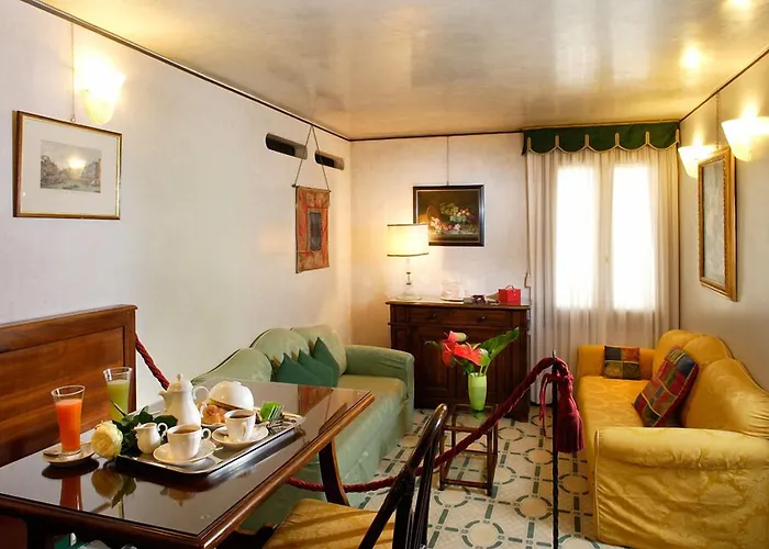 Palazzo Del Giglio 4* ונציה