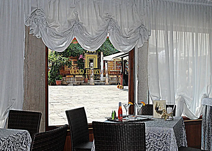 Palazzo Del Giglio 4*