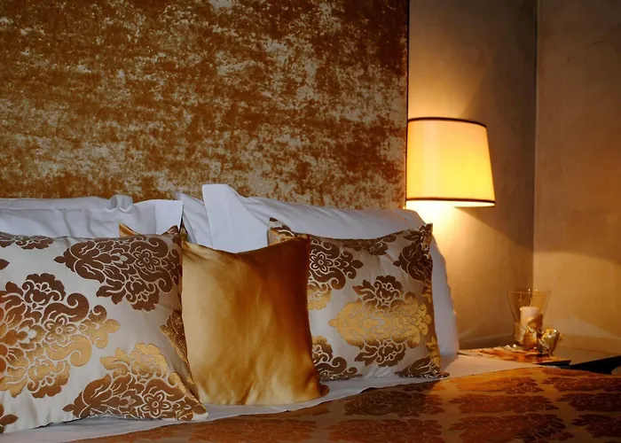 Palazzo Del Giglio 4*